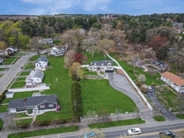 216 Lynn Fells Pkwy, Saugus, MA 01906