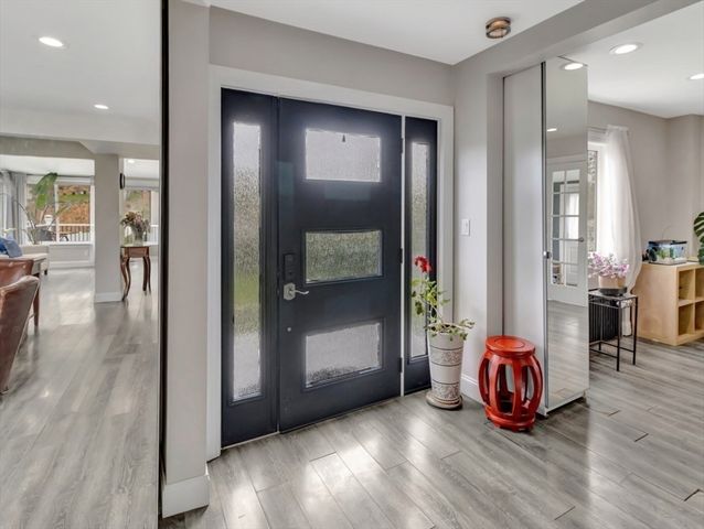 216 Lynn Fells Pkwy, Saugus, MA 01906
