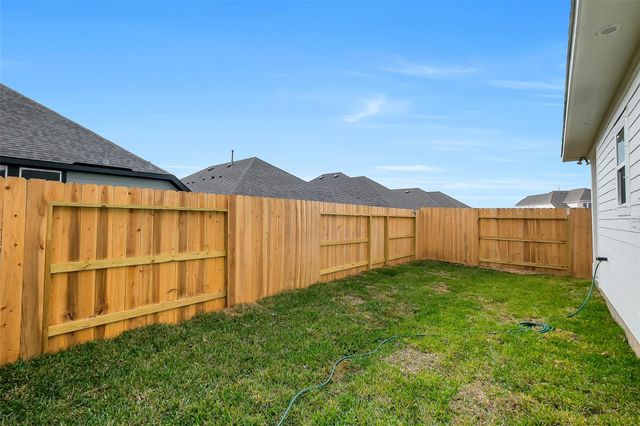 814 Countryside Glade Lane, Bonney, TX 77583