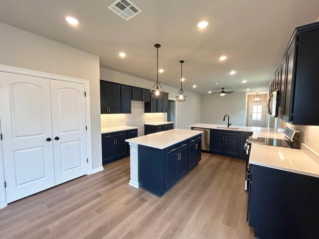 814 Countryside Glade Lane, Bonney, TX 77583