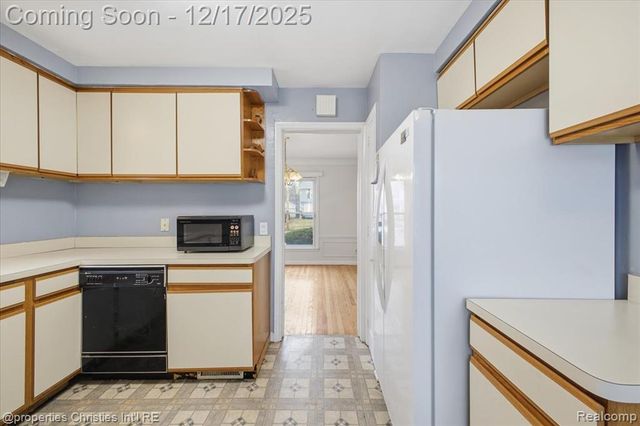 18945 Littlefield Street, Detroit, MI 48235