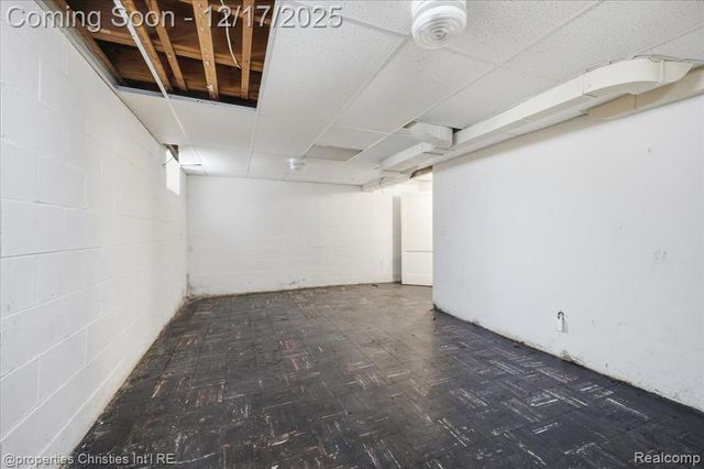 18945 Littlefield Street, Detroit, MI 48235