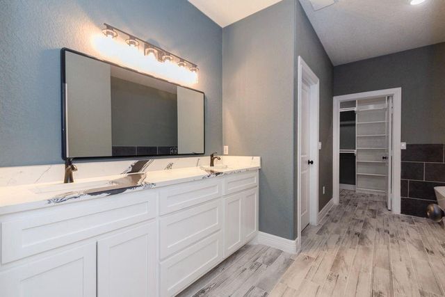 218 Brown Street, West Columbia, TX 77486