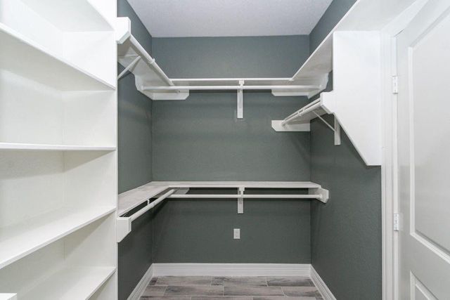 218 Brown Street, West Columbia, TX 77486