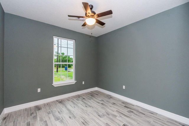 218 Brown Street, West Columbia, TX 77486