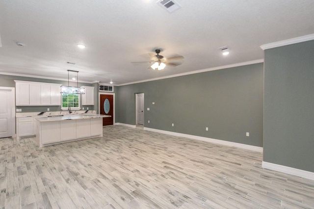 218 Brown Street, West Columbia, TX 77486