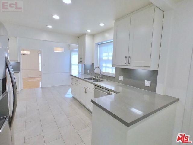 10749 Wellworth Avenue, Los Angeles, CA 90024