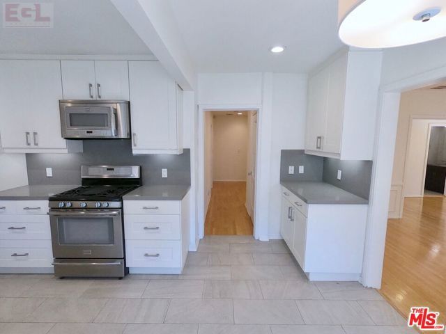 10749 Wellworth Avenue, Los Angeles, CA 90024
