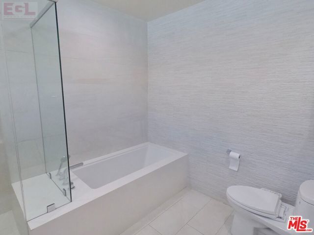 10749 Wellworth Avenue, Los Angeles, CA 90024