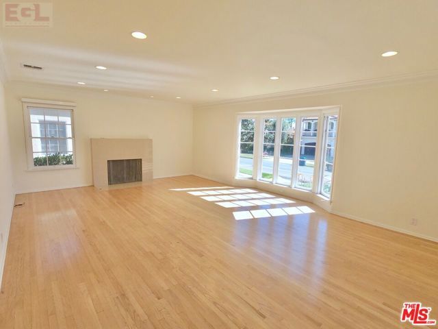 10749 Wellworth Avenue, Los Angeles, CA 90024