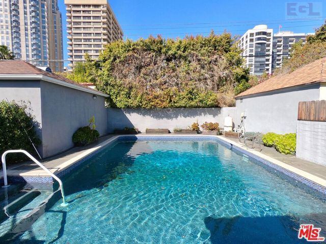 10749 Wellworth Avenue, Los Angeles, CA 90024