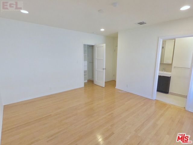 10749 Wellworth Avenue, Los Angeles, CA 90024