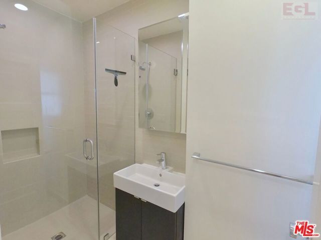 10749 Wellworth Avenue, Los Angeles, CA 90024
