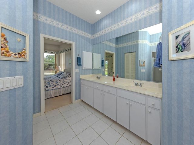 737 POND LILY WAY, Venice, FL 34293
