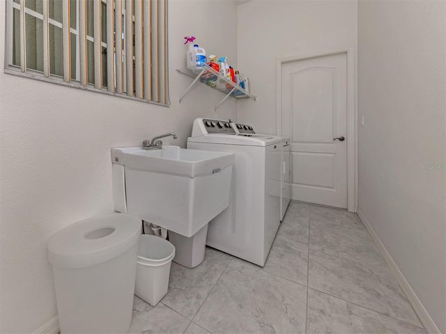 737 POND LILY WAY, Venice, FL 34293