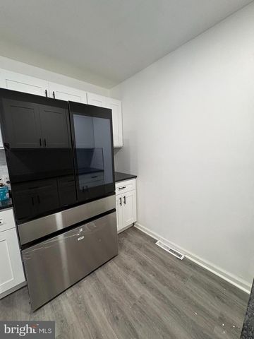 2409 BLOOMSDALE RD, Levittown, PA 19057