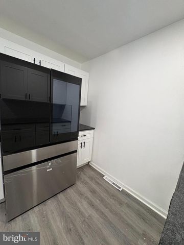2409 BLOOMSDALE RD, Levittown, PA 19057