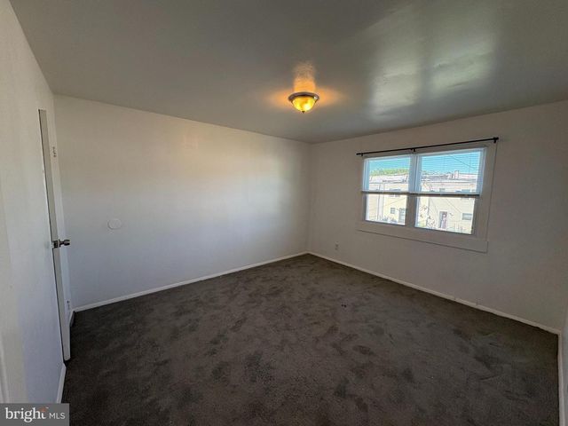 2409 BLOOMSDALE RD, Levittown, PA 19057