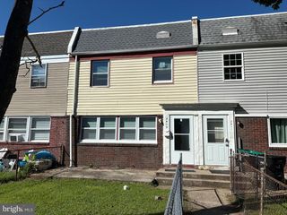 2409 BLOOMSDALE RD, Levittown, PA 19057
