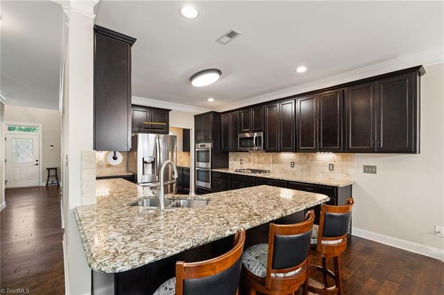 1826 Castle Gate Court, High Point, NC 27265