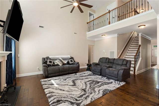 1826 Castle Gate Court, High Point, NC 27265