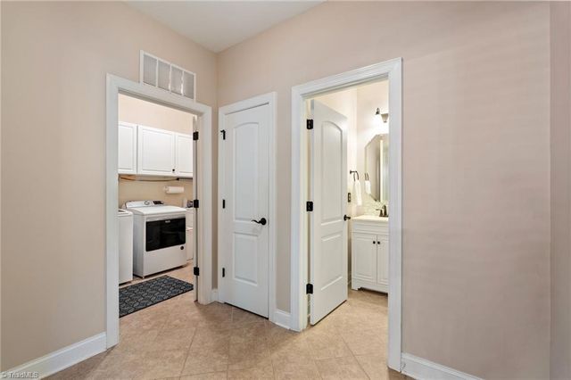 1826 Castle Gate Court, High Point, NC 27265