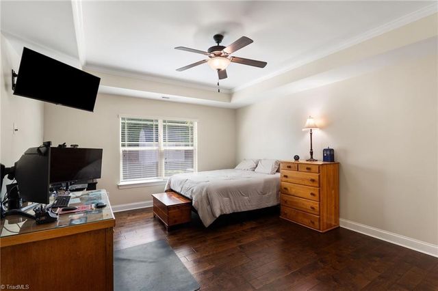 1826 Castle Gate Court, High Point, NC 27265