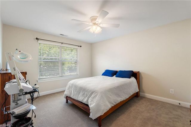 1826 Castle Gate Court, High Point, NC 27265