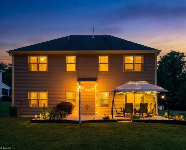 1826 Castle Gate Court, High Point, NC 27265