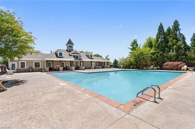 1826 Castle Gate Court, High Point, NC 27265