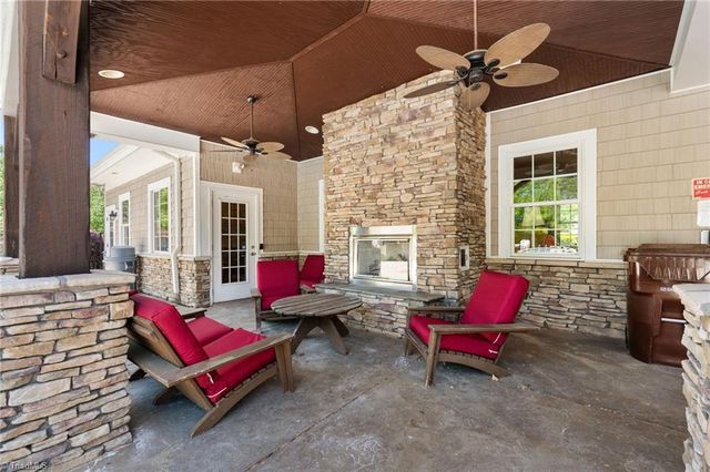 1826 Castle Gate Court, High Point, NC 27265