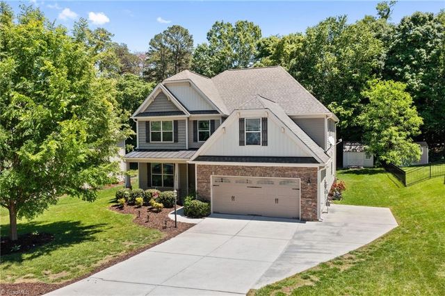 1826 Castle Gate Court, High Point, NC 27265