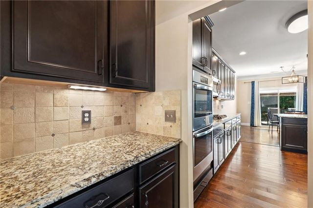 1826 Castle Gate Court, High Point, NC 27265