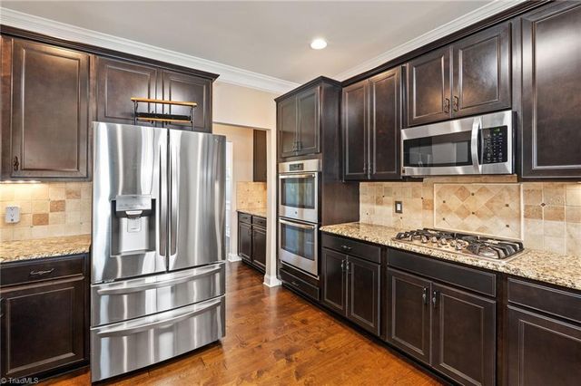 1826 Castle Gate Court, High Point, NC 27265