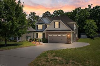 1826 Castle Gate Court, High Point, NC 27265