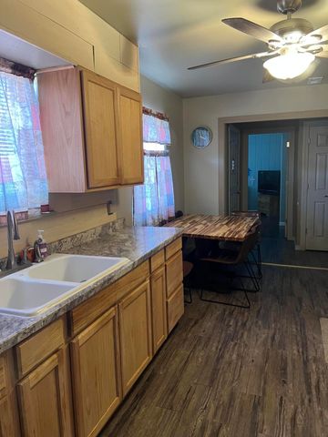812 W Reinken Avenue, Belen, NM 87002