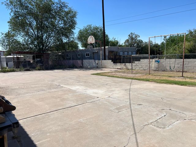 812 W Reinken Avenue, Belen, NM 87002