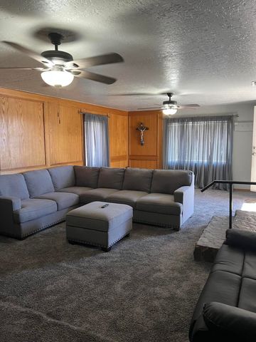 812 W Reinken Avenue, Belen, NM 87002