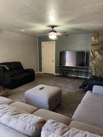 812 W Reinken Avenue, Belen, NM 87002