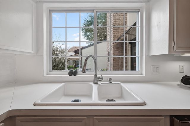 11939 Brook Meadows Lane, Stafford, TX 77477