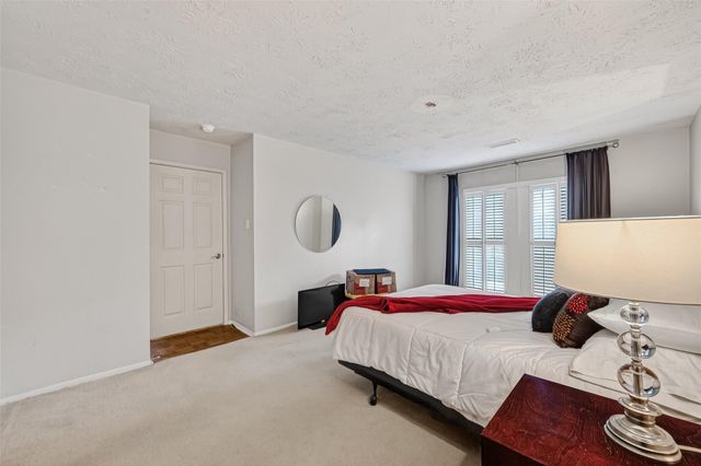11939 Brook Meadows Lane, Stafford, TX 77477