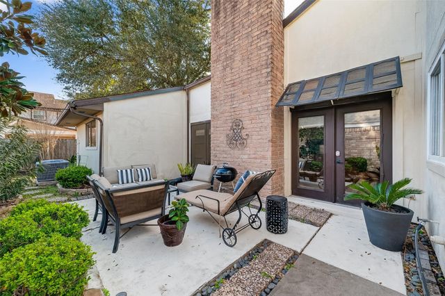 11939 Brook Meadows Lane, Stafford, TX 77477