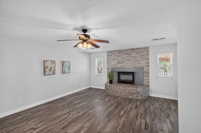 1400 Hillside Drive SW, Los Lunas, NM 87031