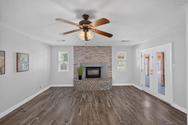 1400 Hillside Drive SW, Los Lunas, NM 87031