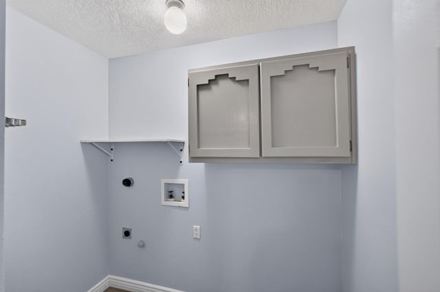 1400 Hillside Drive SW, Los Lunas, NM 87031