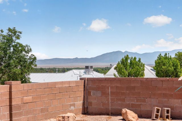 1400 Hillside Drive SW, Los Lunas, NM 87031