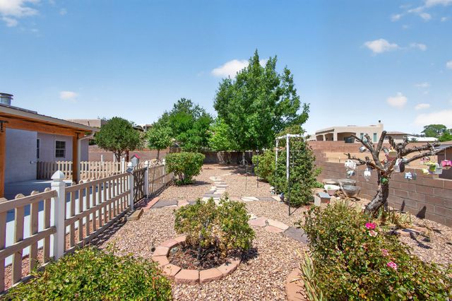 1400 Hillside Drive SW, Los Lunas, NM 87031