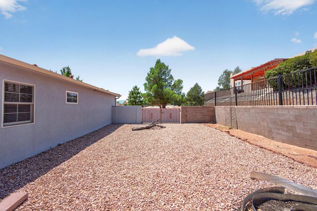 1400 Hillside Drive SW, Los Lunas, NM 87031