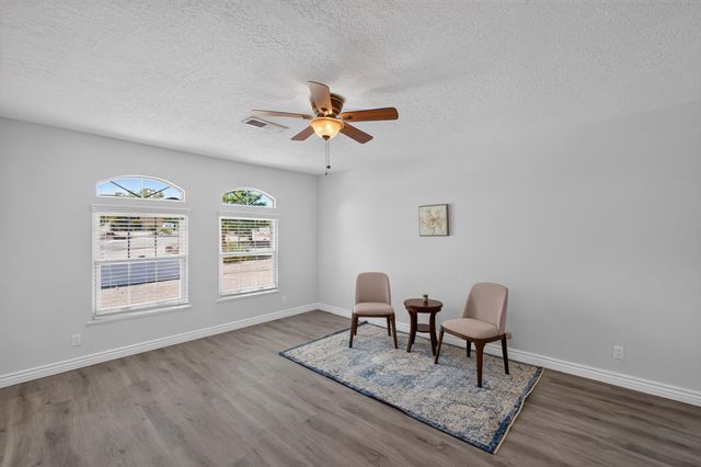 1400 Hillside Drive SW, Los Lunas, NM 87031