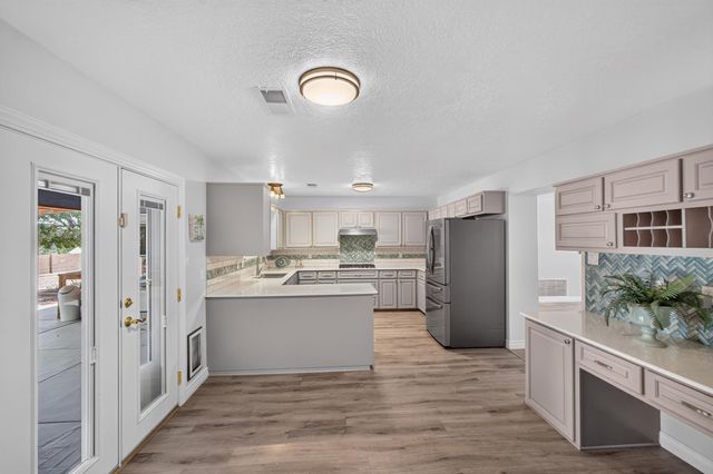 1400 Hillside Drive SW, Los Lunas, NM 87031